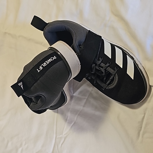 Adidas Powerlift - Picture 3 of 4